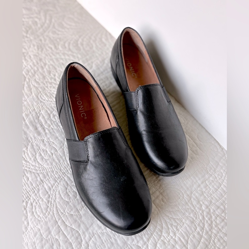 Vionic Gianna Black Leather Slip On Shoes